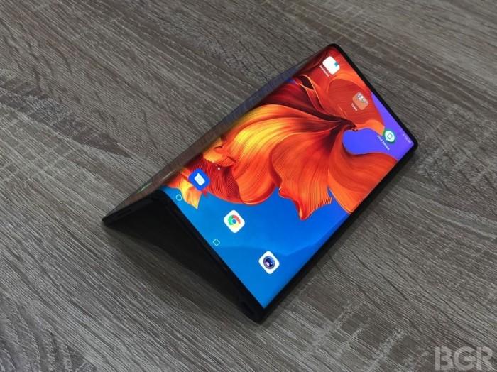 华为可折叠手机matex现场上手效果惊艳