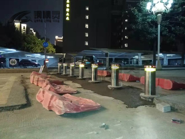 湖北防撞柱 预埋式路桩 隔离路桩防撞柱