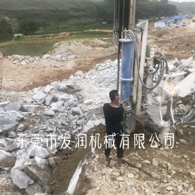 超大型机载岩石劈裂机找液压劈裂机厂家-东莞发润机械